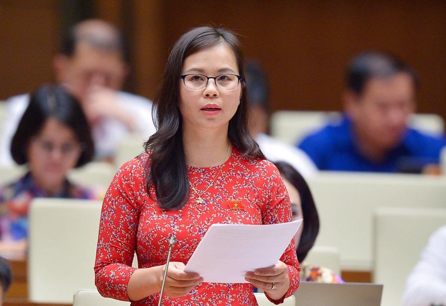 Đại biểu Chu Thị Hồng Thái (Đoàn Lạng Sơn) phát biểu tại Hội trường ngày 21/6/2023.