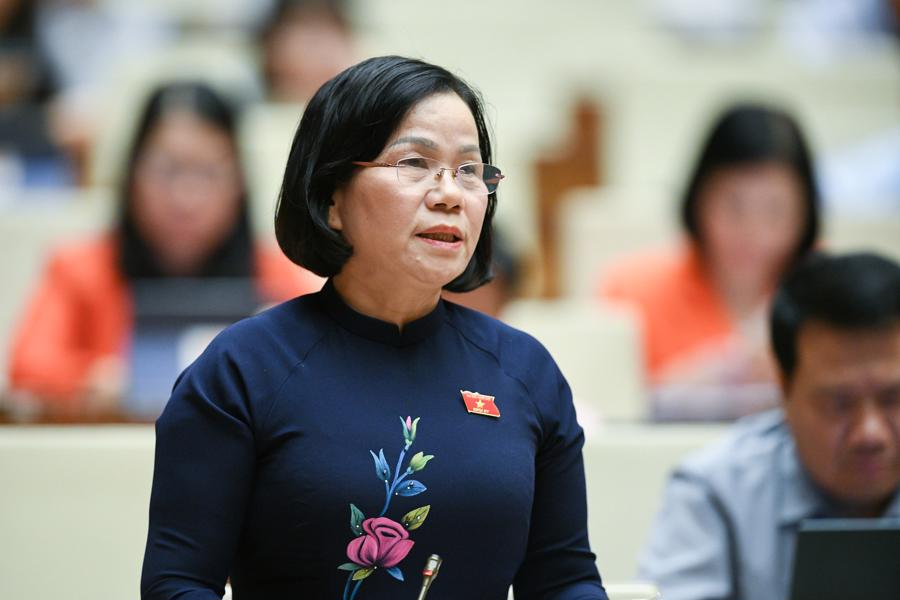 Đại biểu Khương Thị Mai - Đoàn Đại biểu Quốc hội tỉnh Nam Định không nên quy định yêu cầu ràng buộc phải có thời gian thực tế làm việc tại doanh nghiệp.