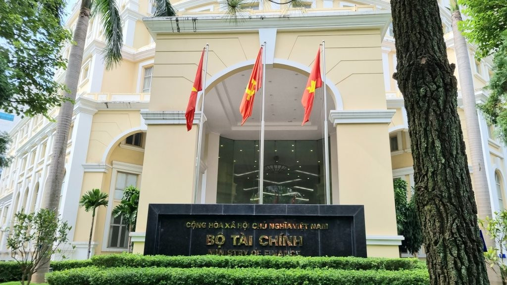 Bộ Tài chính thông báo điều chỉnh thông tin thẩm định viên năm 2023